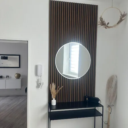 Modern, Centrally Located House For Up To 6 People 아파트 *