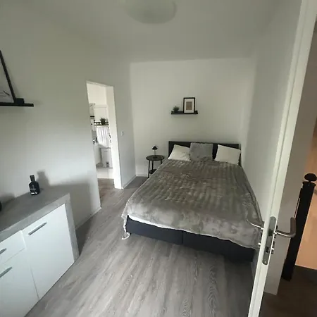 아파트 Modern, Centrally Located House For Up To 6 People *