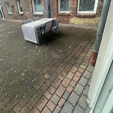 Modern, Centrally Located House For Up To 6 People *