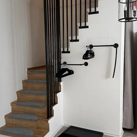 Modern, Centrally Located House For Up To 6 People *